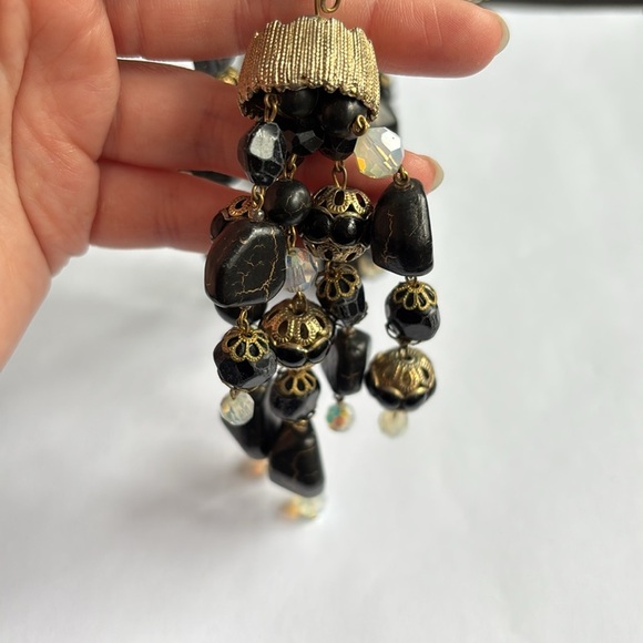 🎉4/30$🎉 Vintage Elegant Black and Gold Necklace - Picture 3 of 4